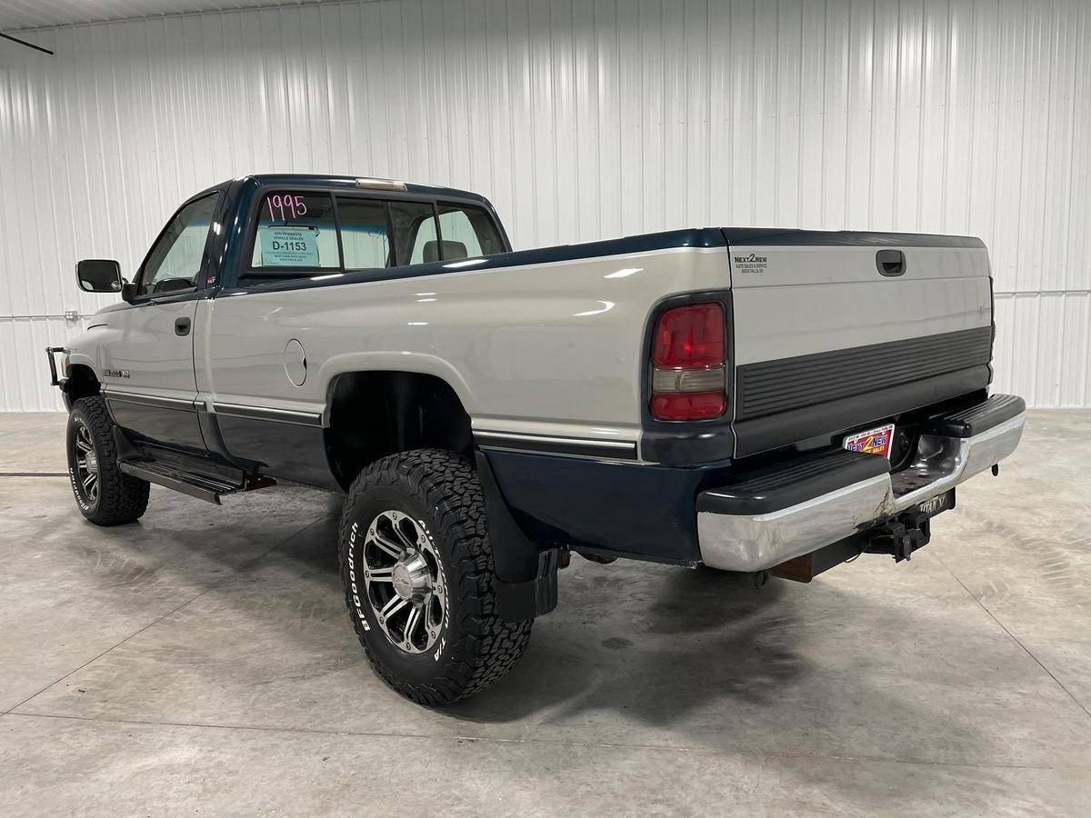 Dodge-Ram-2500-regular-cab-1995