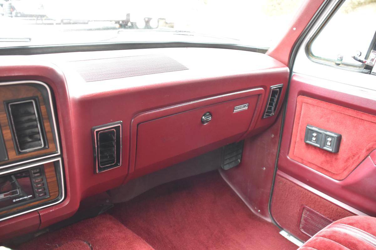 Dodge-Ram-350-diesel-1989-11