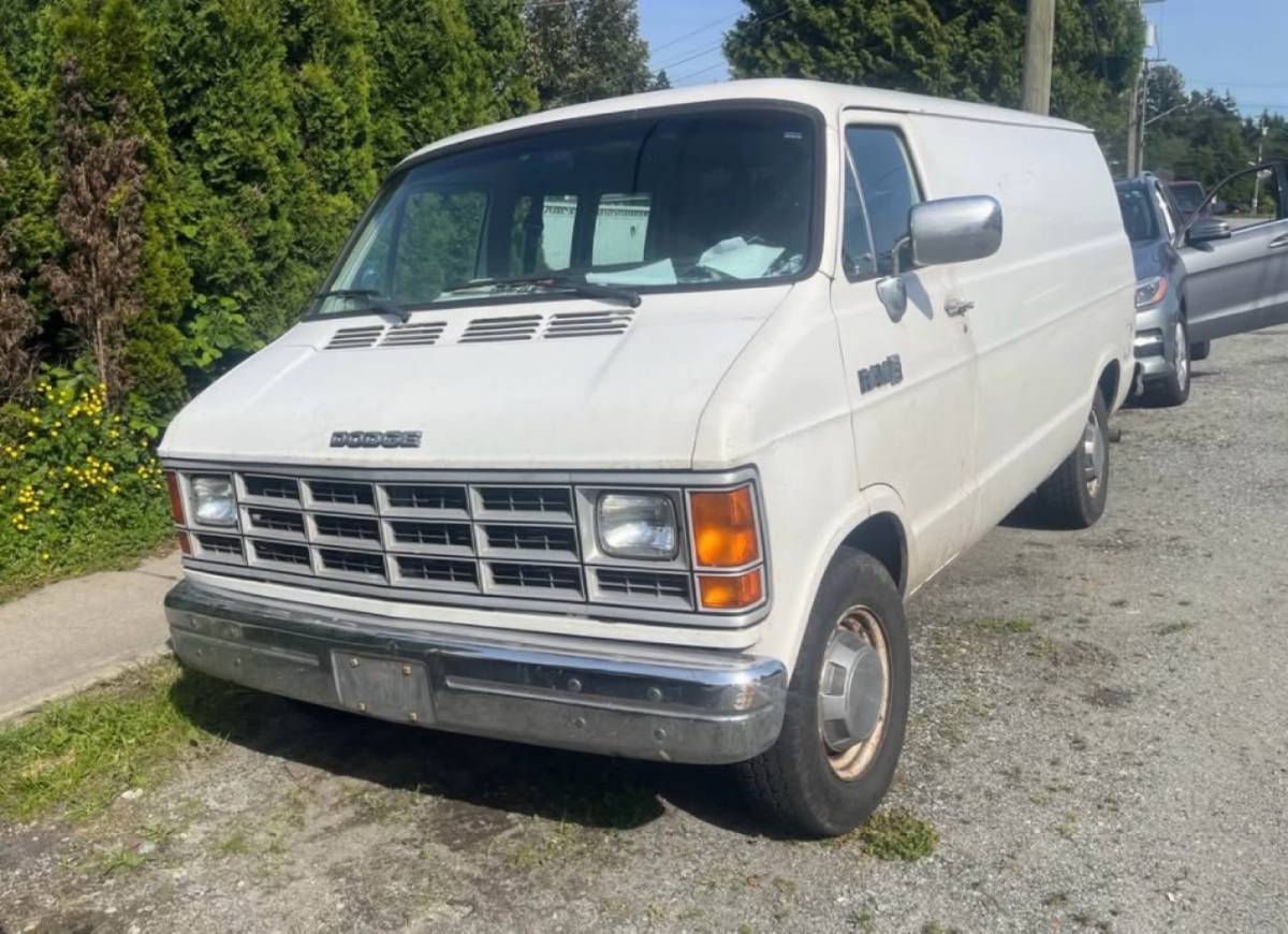 Dodge-Ram-3500-club-cab-1989-white-152887-1