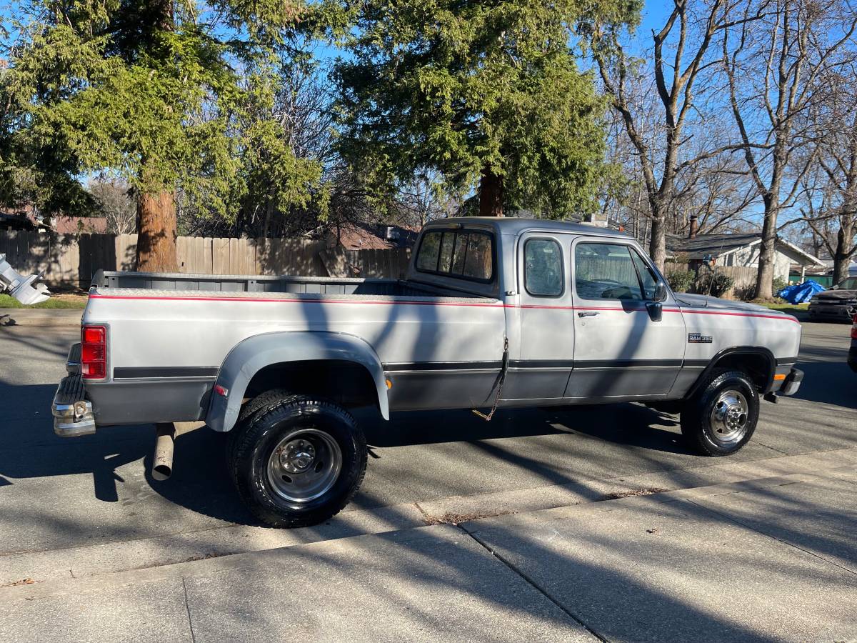 Dodge-Ram-3500-diesel-1992-silver-305775-1