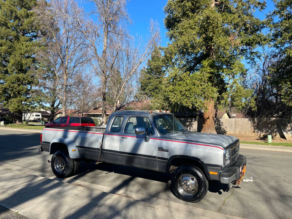 Dodge-Ram-3500-diesel-1992-silver-305775