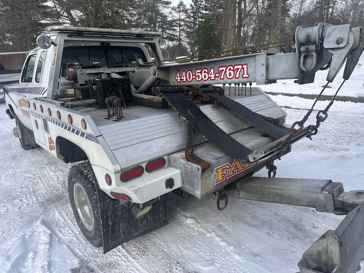 Dodge-Ram-3500-diesel-1992-white-424866-3