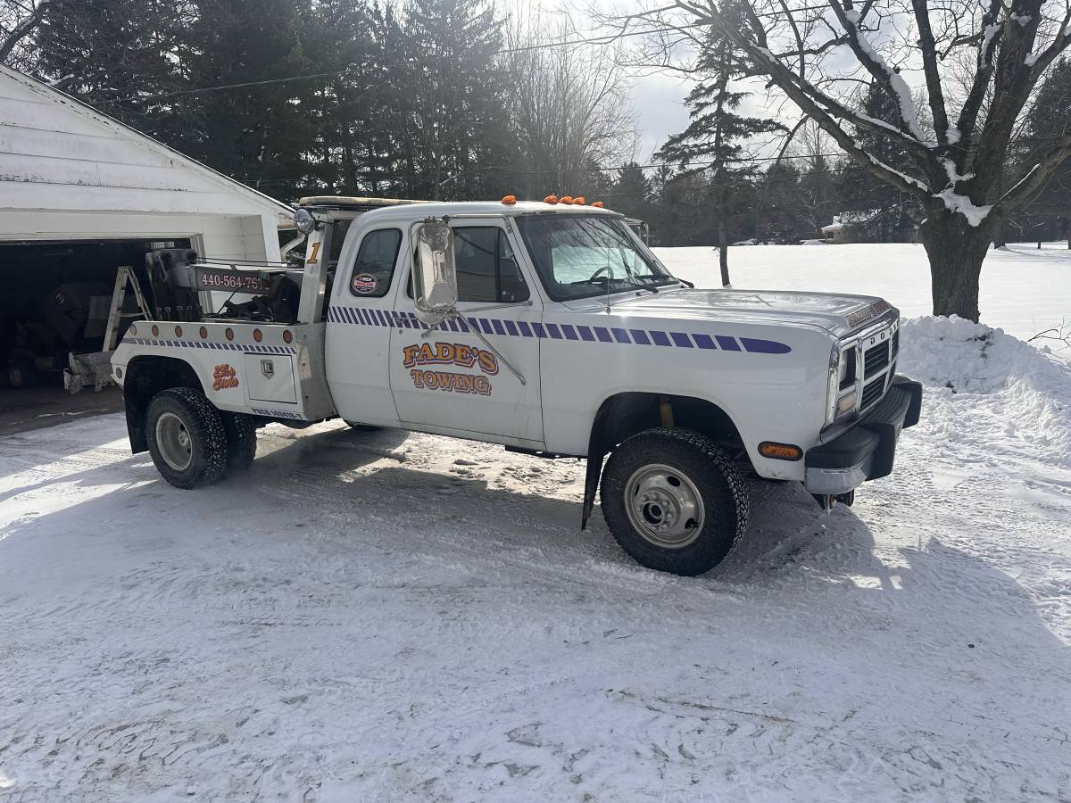 Dodge-Ram-3500-diesel-1992-white-424866