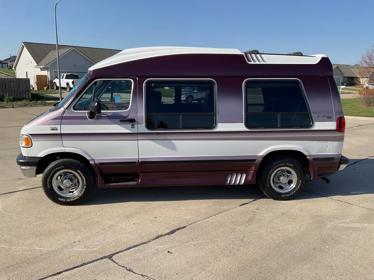 Dodge-Ram-van-2500-1995-4