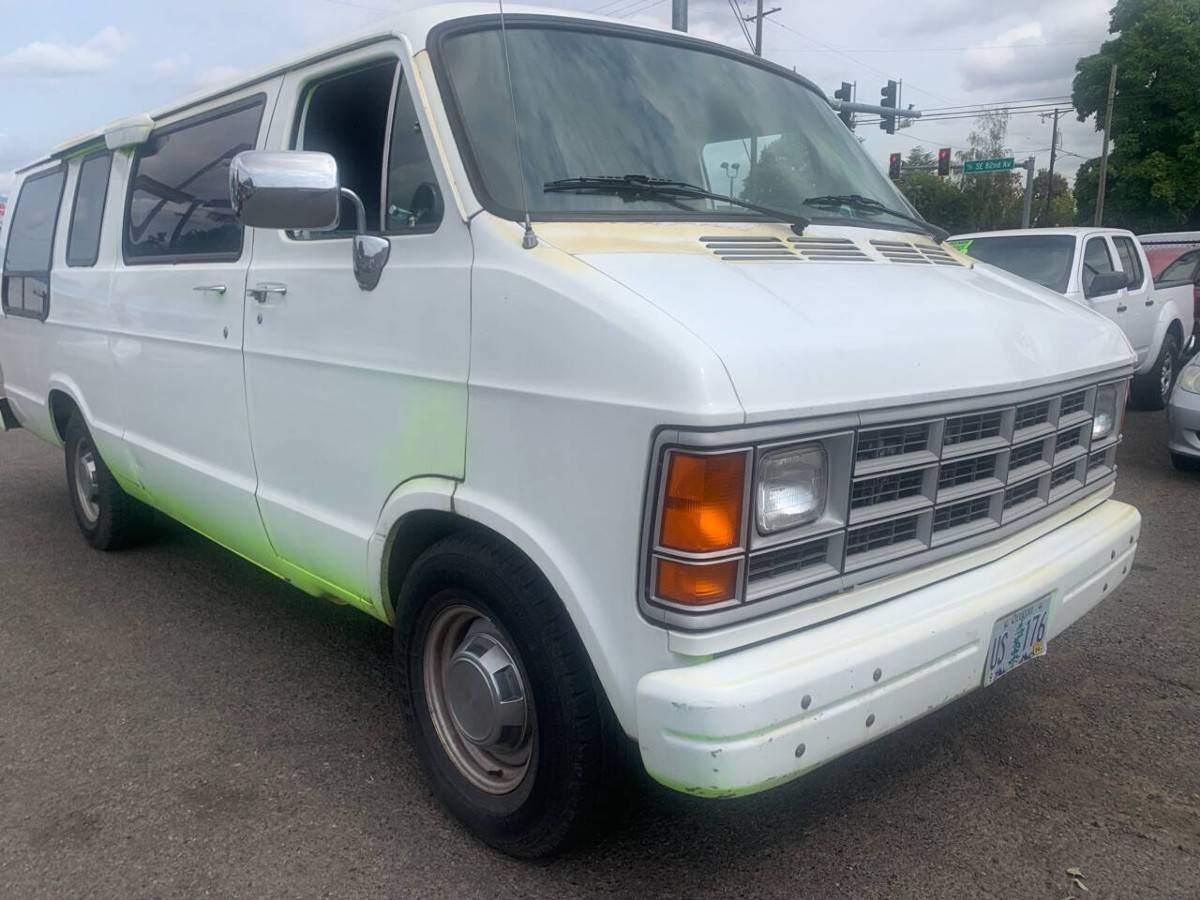 Dodge-Ram-van-b250-3dr-extended-1990-white-0-1