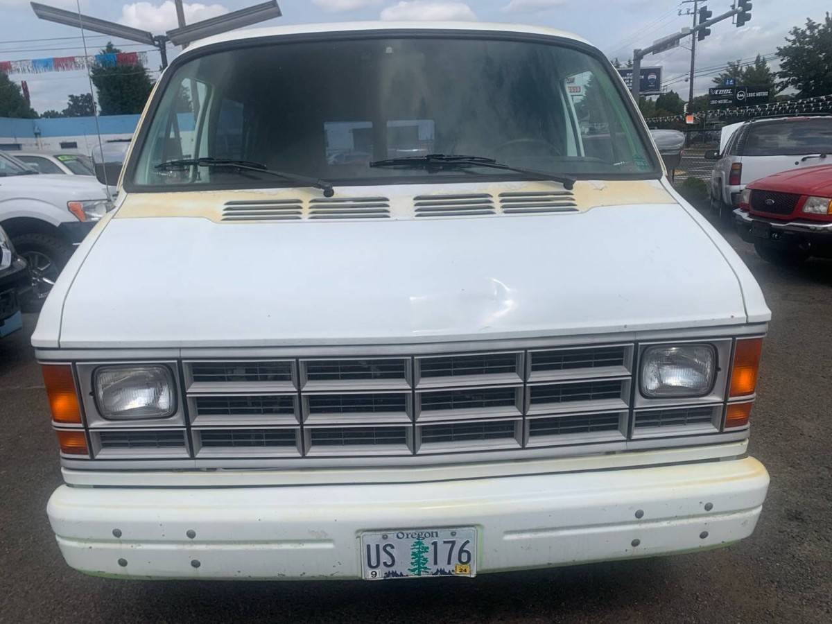 Dodge-Ram-van-b250-3dr-extended-1990-white-0-16