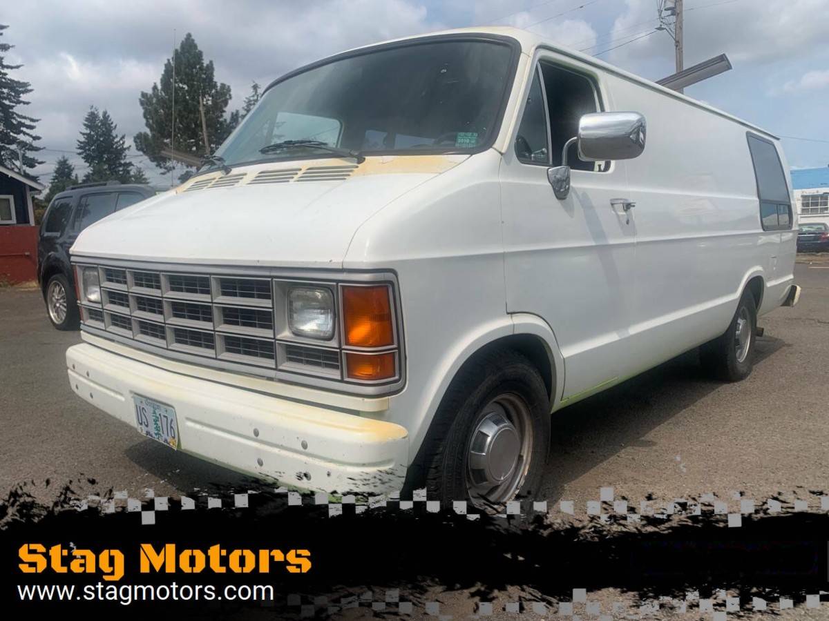 Dodge-Ram-van-b250-3dr-extended-1990-white-0-17