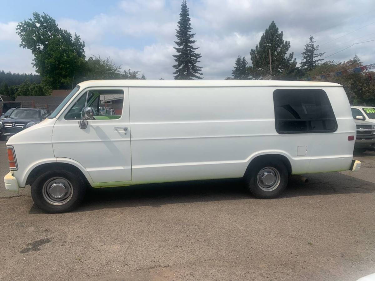 Dodge-Ram-van-b250-3dr-extended-1990-white-0-4