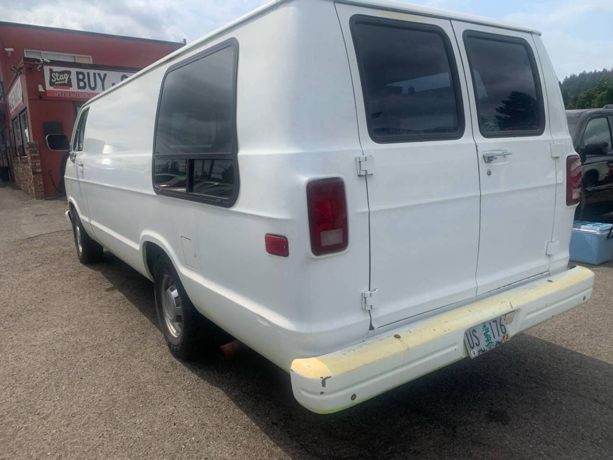 Dodge-Ram-van-b250-3dr-extended-1990-white-0-6