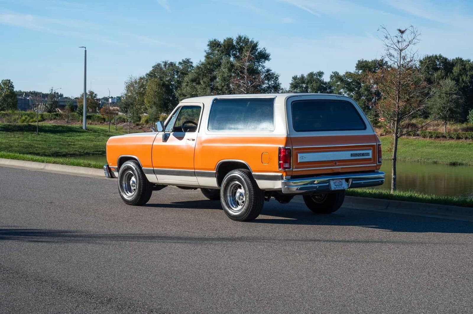 Dodge-Ramcharger-1990-3