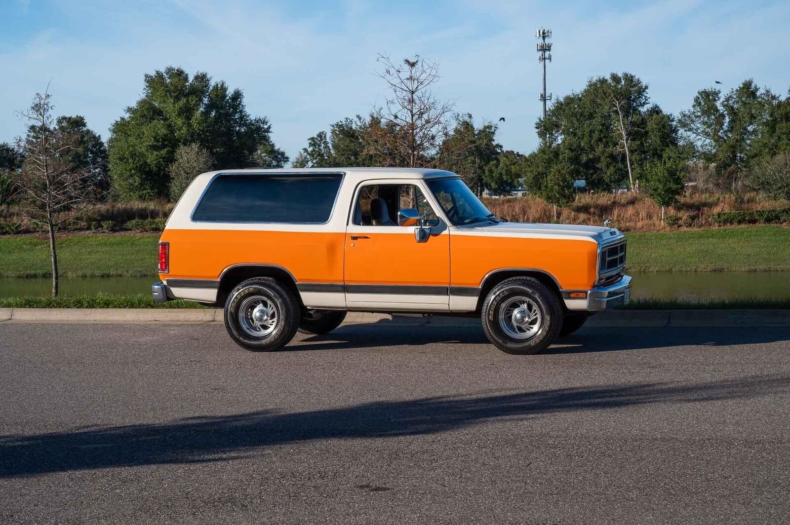 Dodge-Ramcharger-1990-31