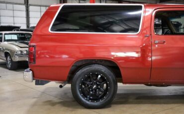 Dodge-Ramcharger-Berline-1992-8