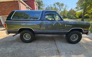 Dodge-Ramcharger-SUV-1986-10