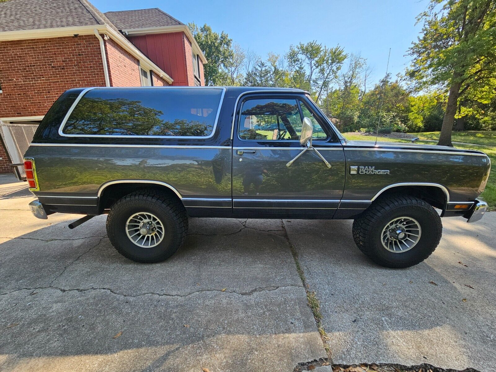 Dodge-Ramcharger-SUV-1986-10