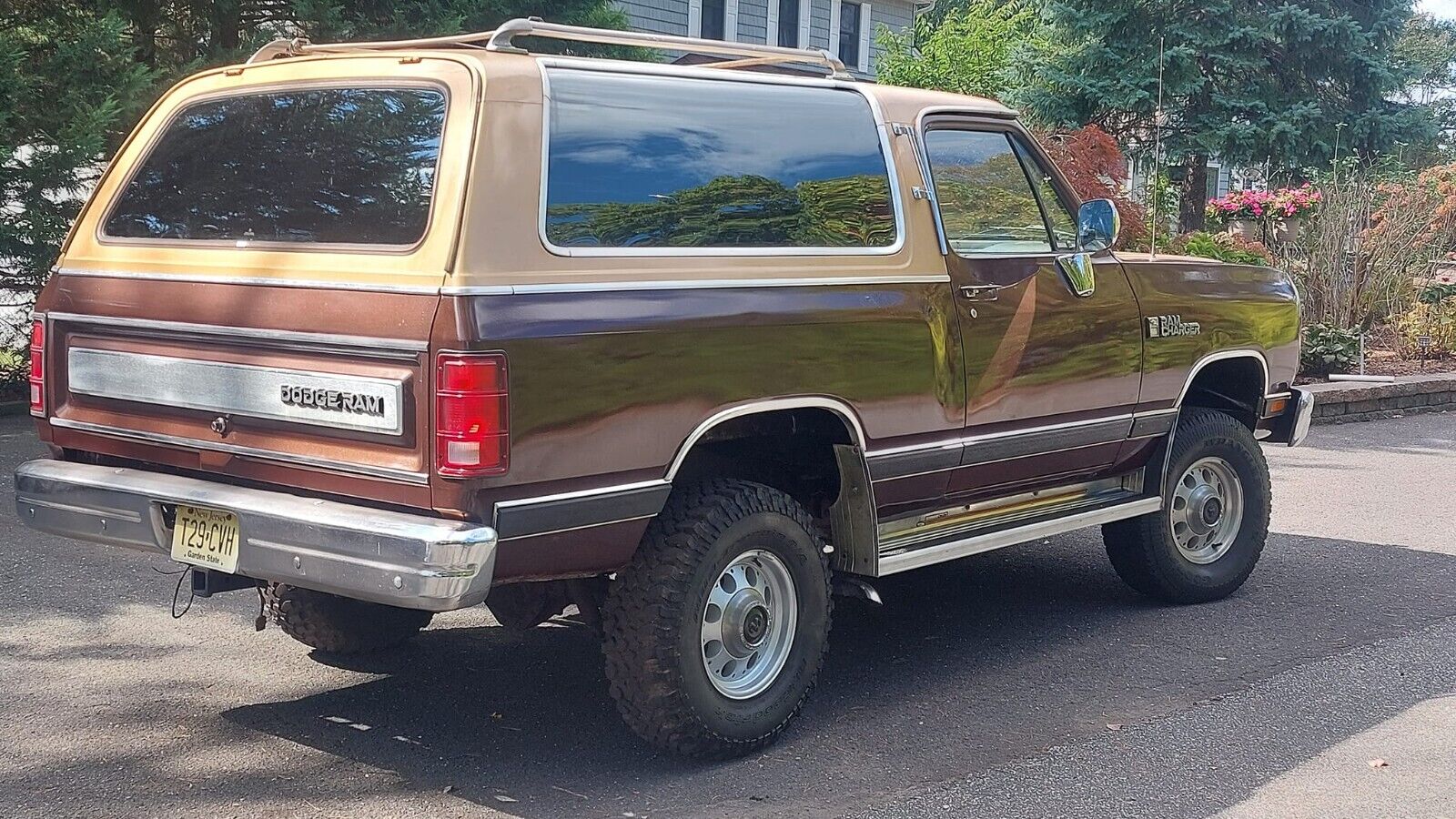 Dodge-Ramcharger-SUV-1987-Tan-166567-6