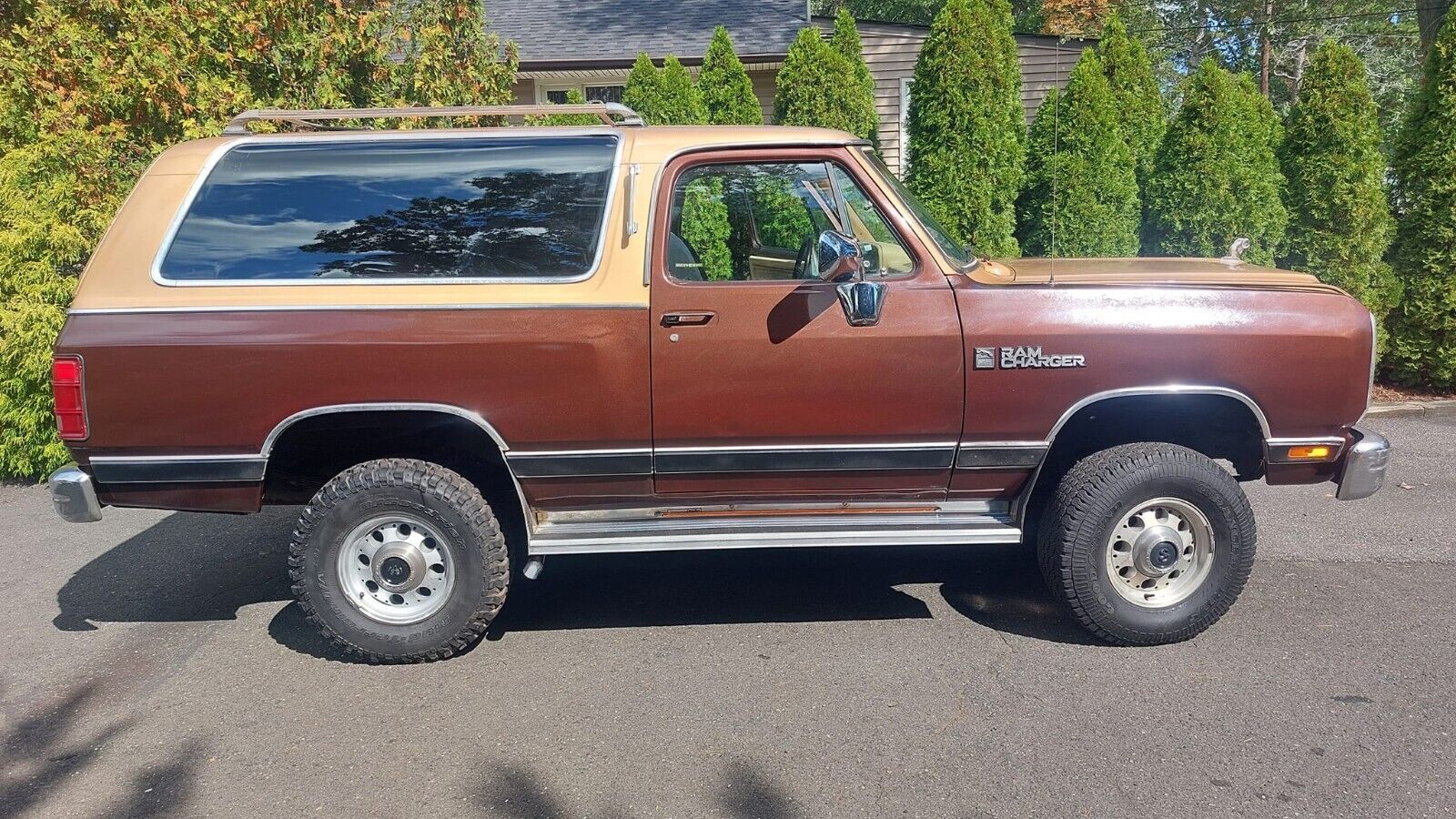 Dodge-Ramcharger-SUV-1987-Tan-166567-7