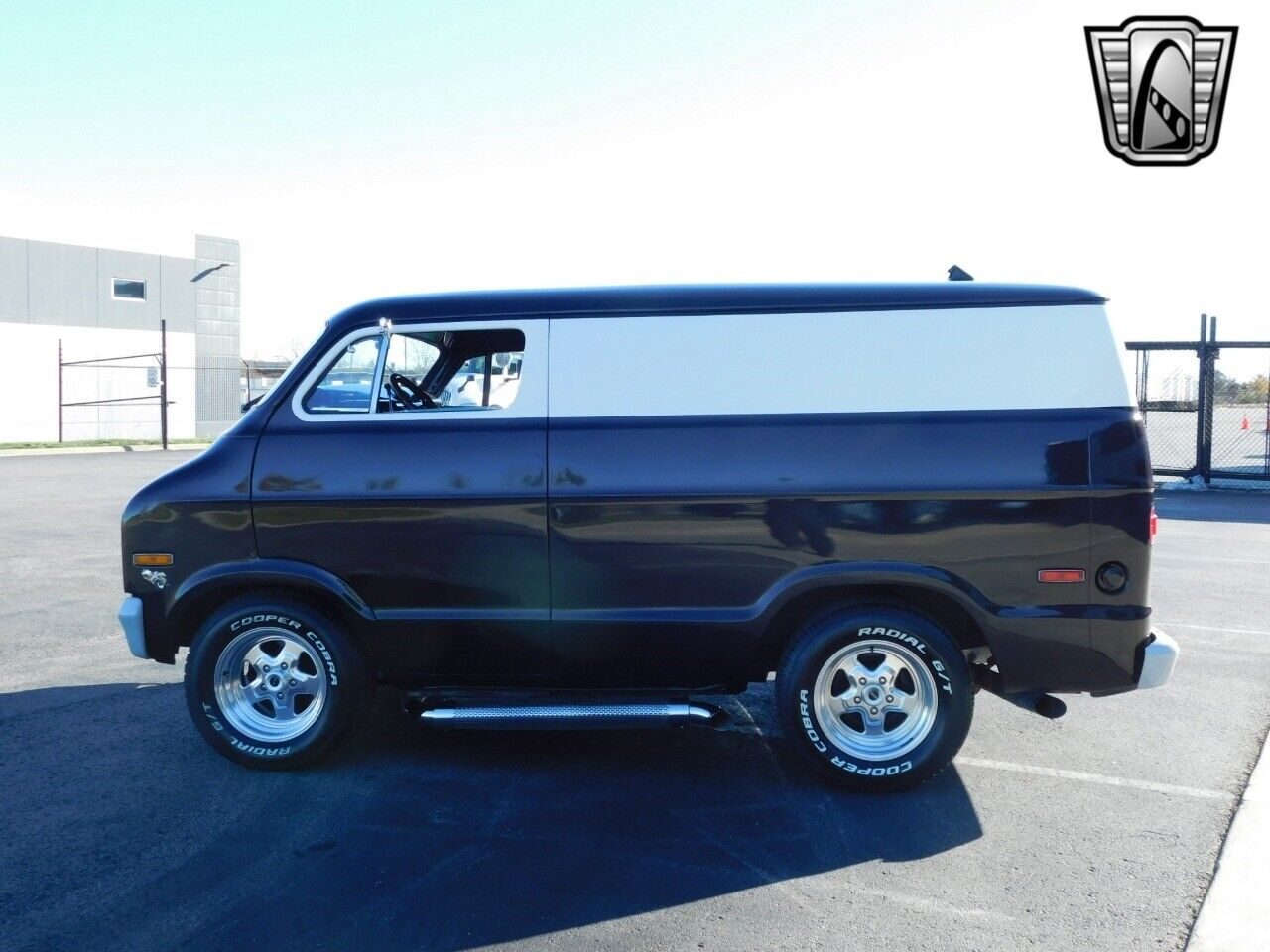 Dodge-Sportsman-Van-1973-2