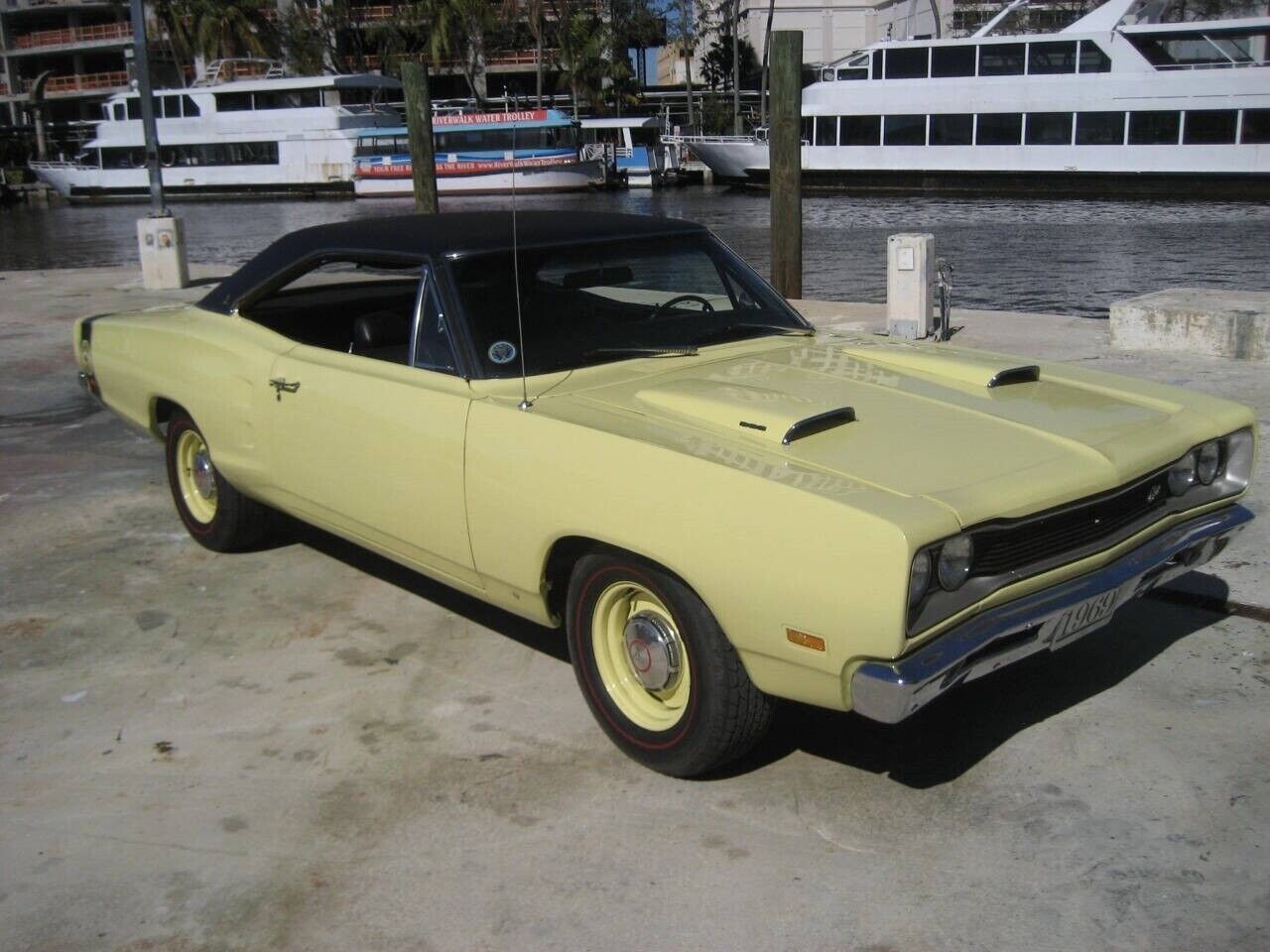 Dodge-Super-Bee-Coupe-1969-9