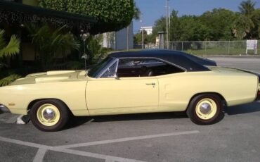 Dodge-Super-Bee-Coupe-1969-Beige-Black-156840-3