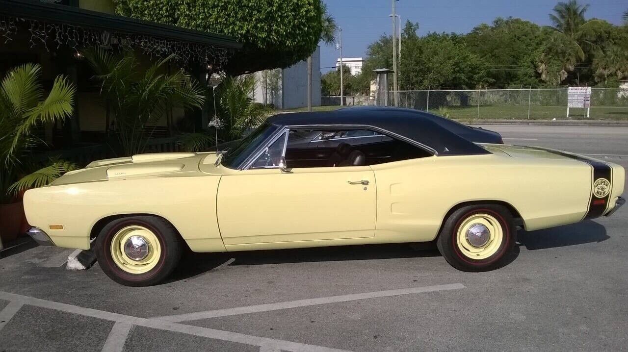 Dodge-Super-Bee-Coupe-1969-Beige-Black-156840-3