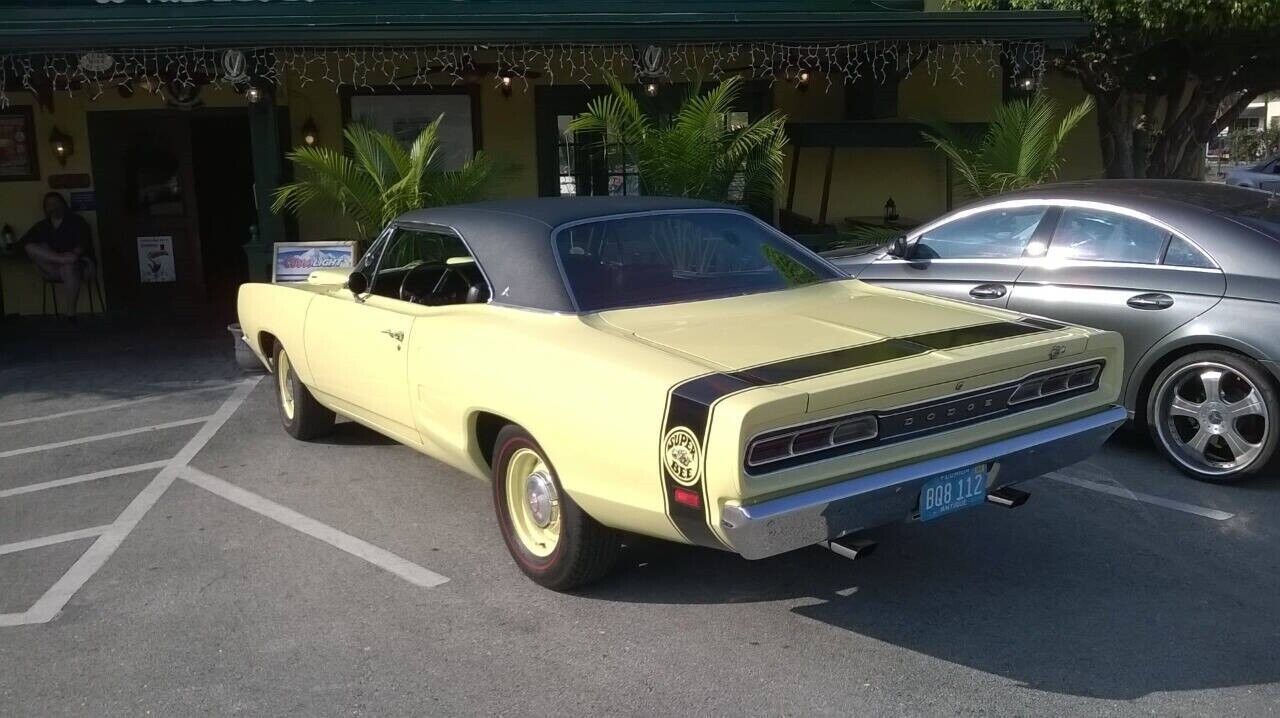 Dodge-Super-Bee-Coupe-1969-Beige-Black-156840-4