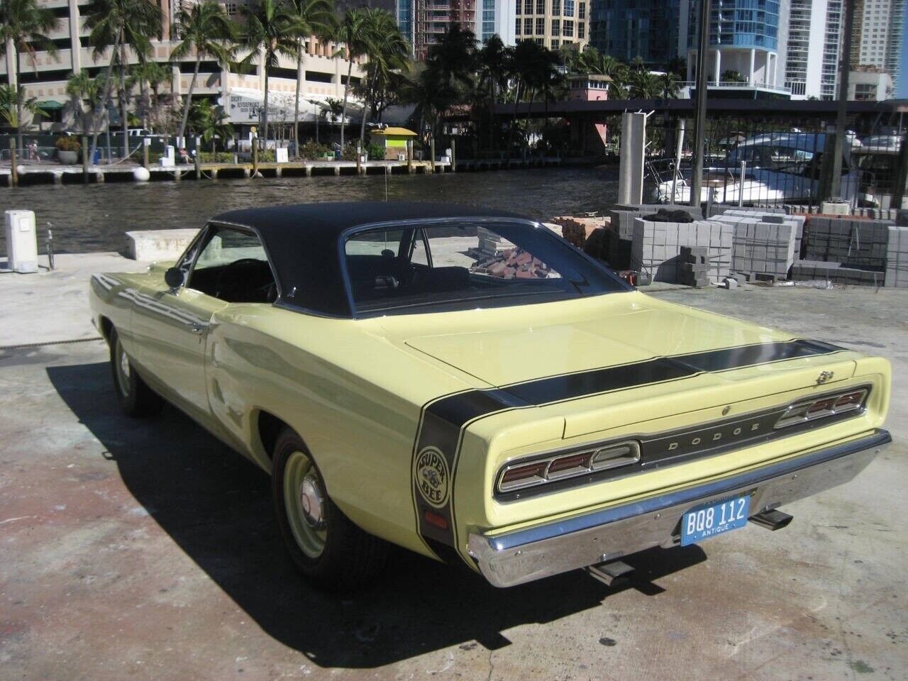 Dodge-Super-Bee-Coupe-1969-Beige-Black-156840-5