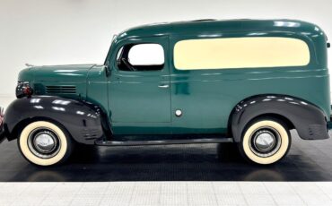 Dodge-VC-Series-Van-1940-1