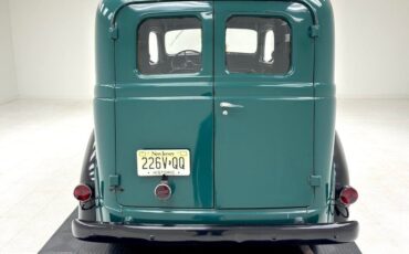 Dodge-VC-Series-Van-1940-3