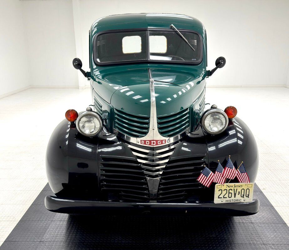 Dodge-VC-Series-Van-1940-7