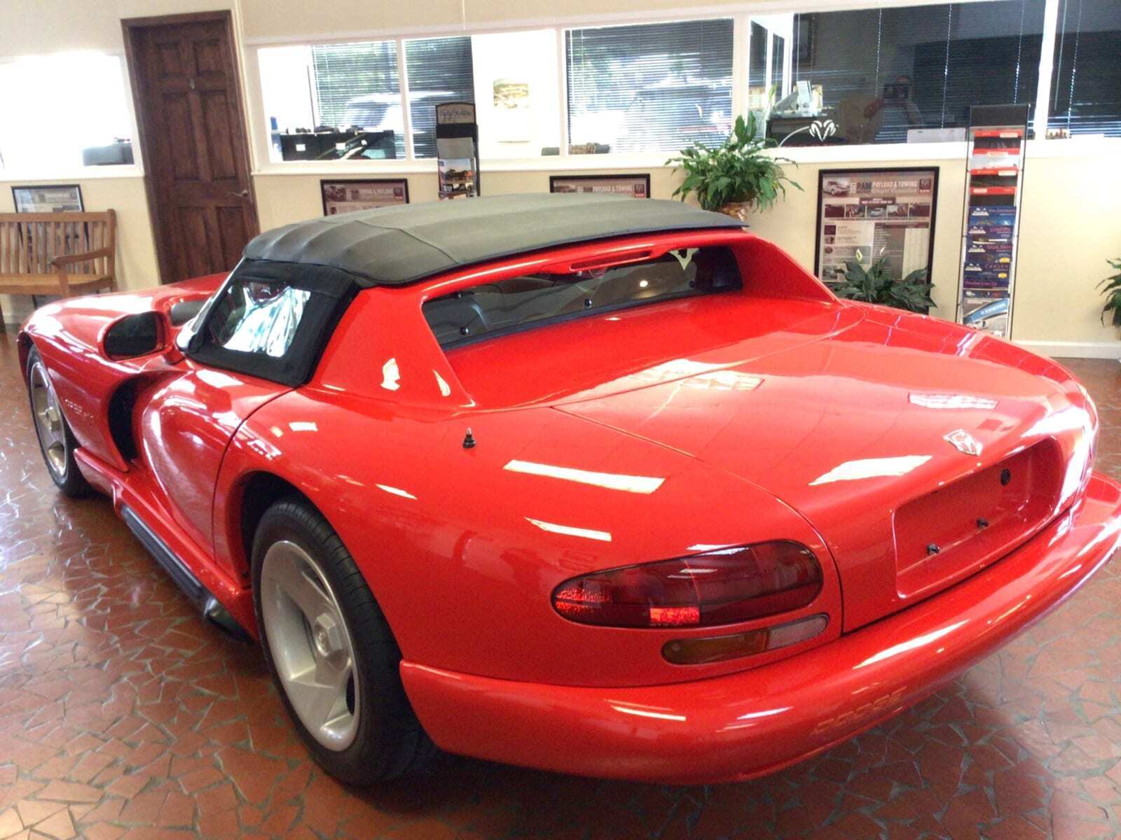 Dodge-Viper-1992-Red-1514-3