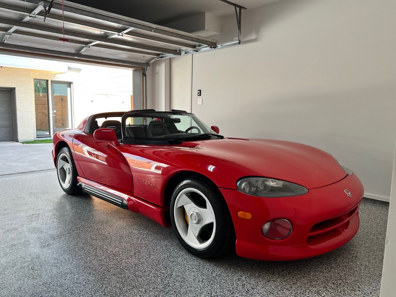 Dodge-Viper-Cabriolet-1995-Red-Gray-8438-4