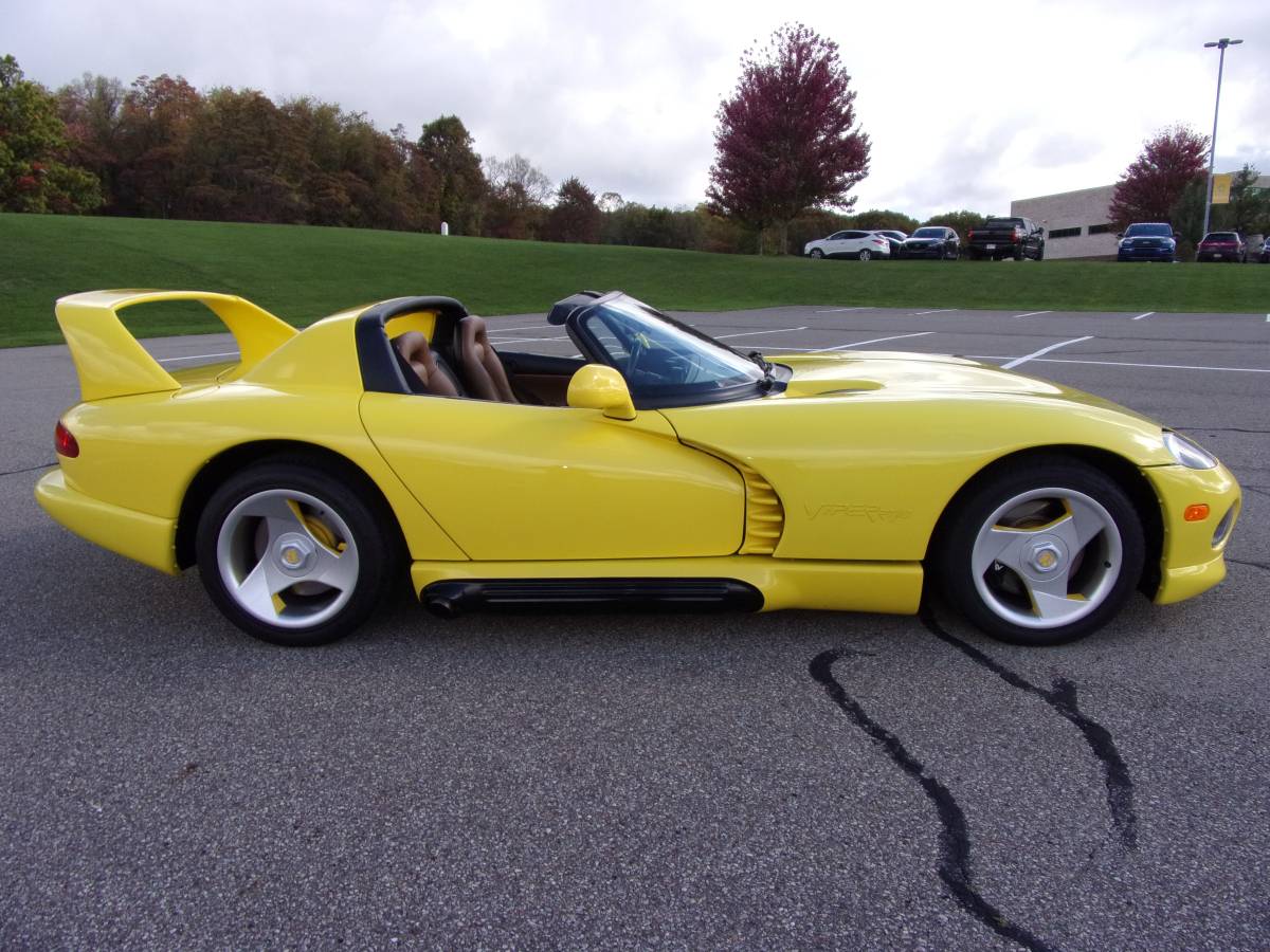 Dodge-Viper-rt10-1995-yellow-57479-2