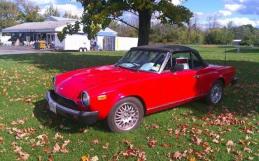 Fiat-124-Spider-Cabriolet-1981-Red-Black-90767-1