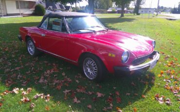 Fiat-124-Spider-Cabriolet-1981-Red-Black-90767-2