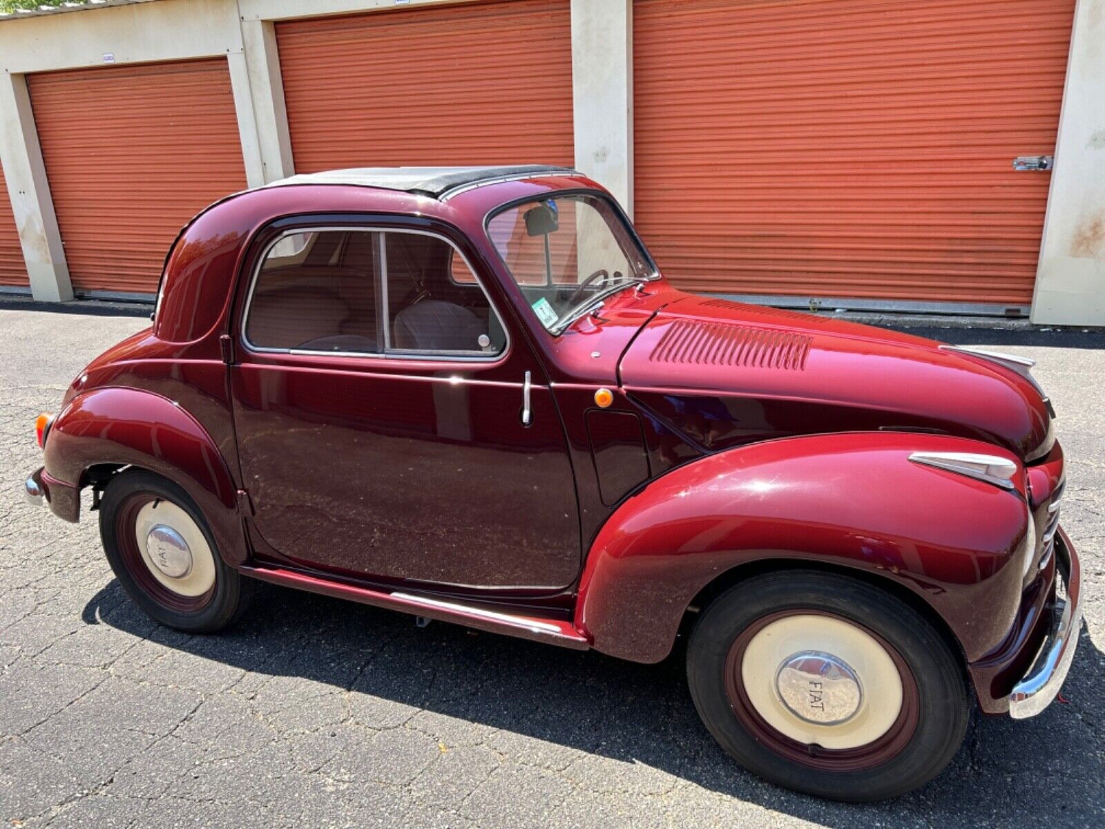 Fiat-500-Cabriolet-1952-Burgundy-White-112422-2