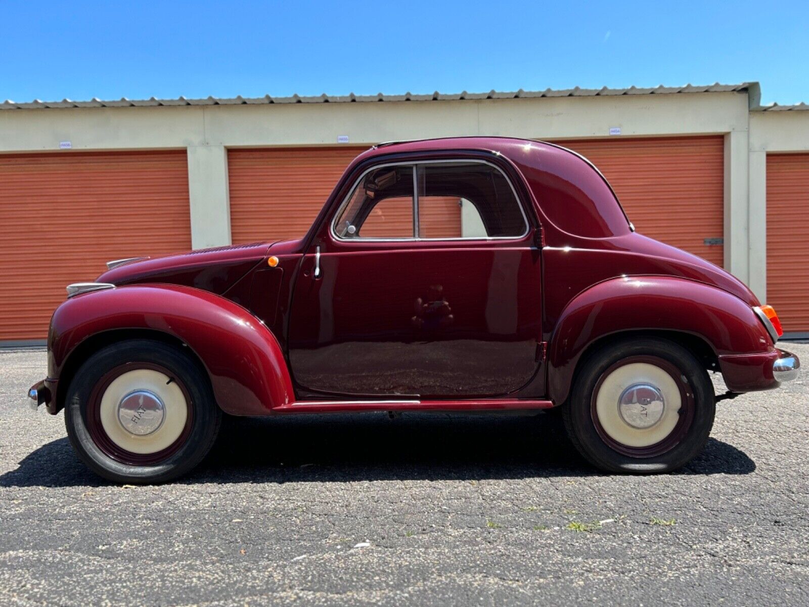 Fiat-500-Cabriolet-1952-Burgundy-White-112422-5