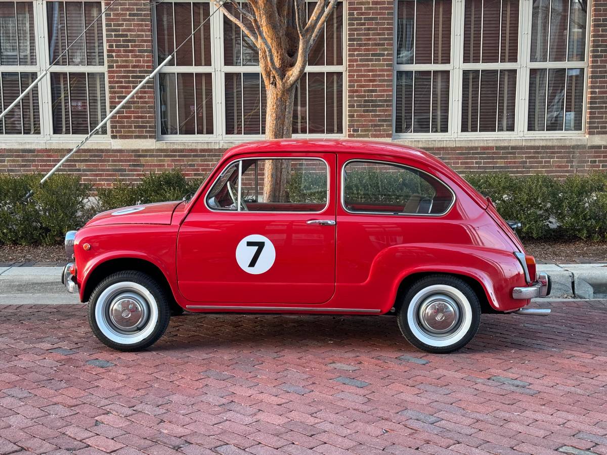 Fiat-600-fastback-1969-red-48786-7