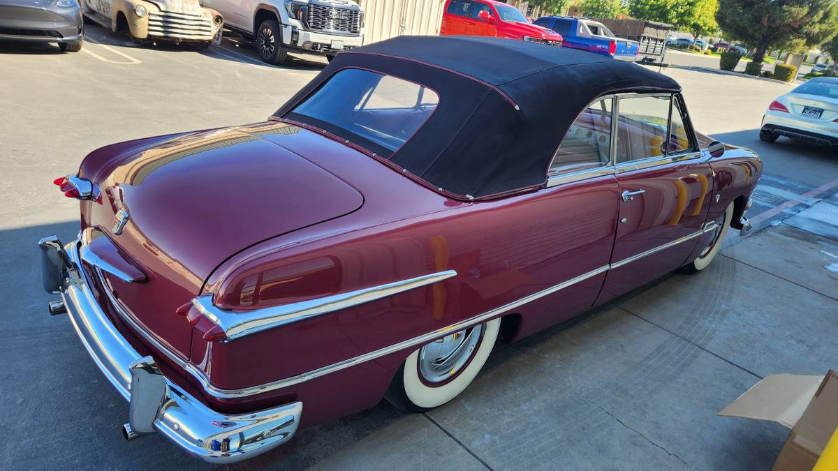 Ford-1951-red-72420-3