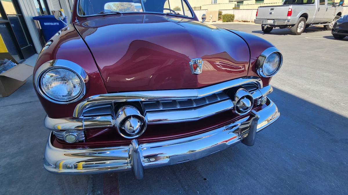 Ford-1951-red-72420-5