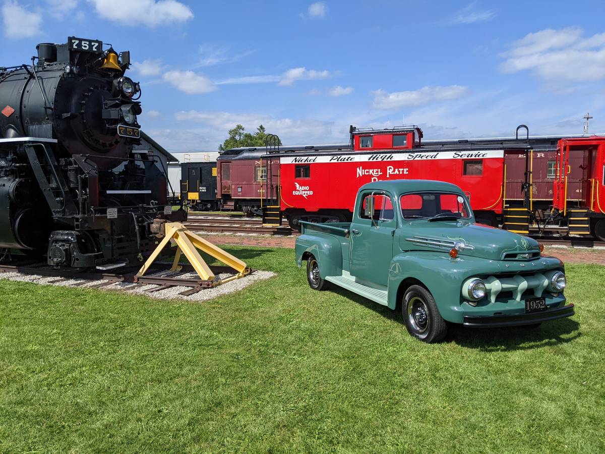 Ford-1952-green-10461