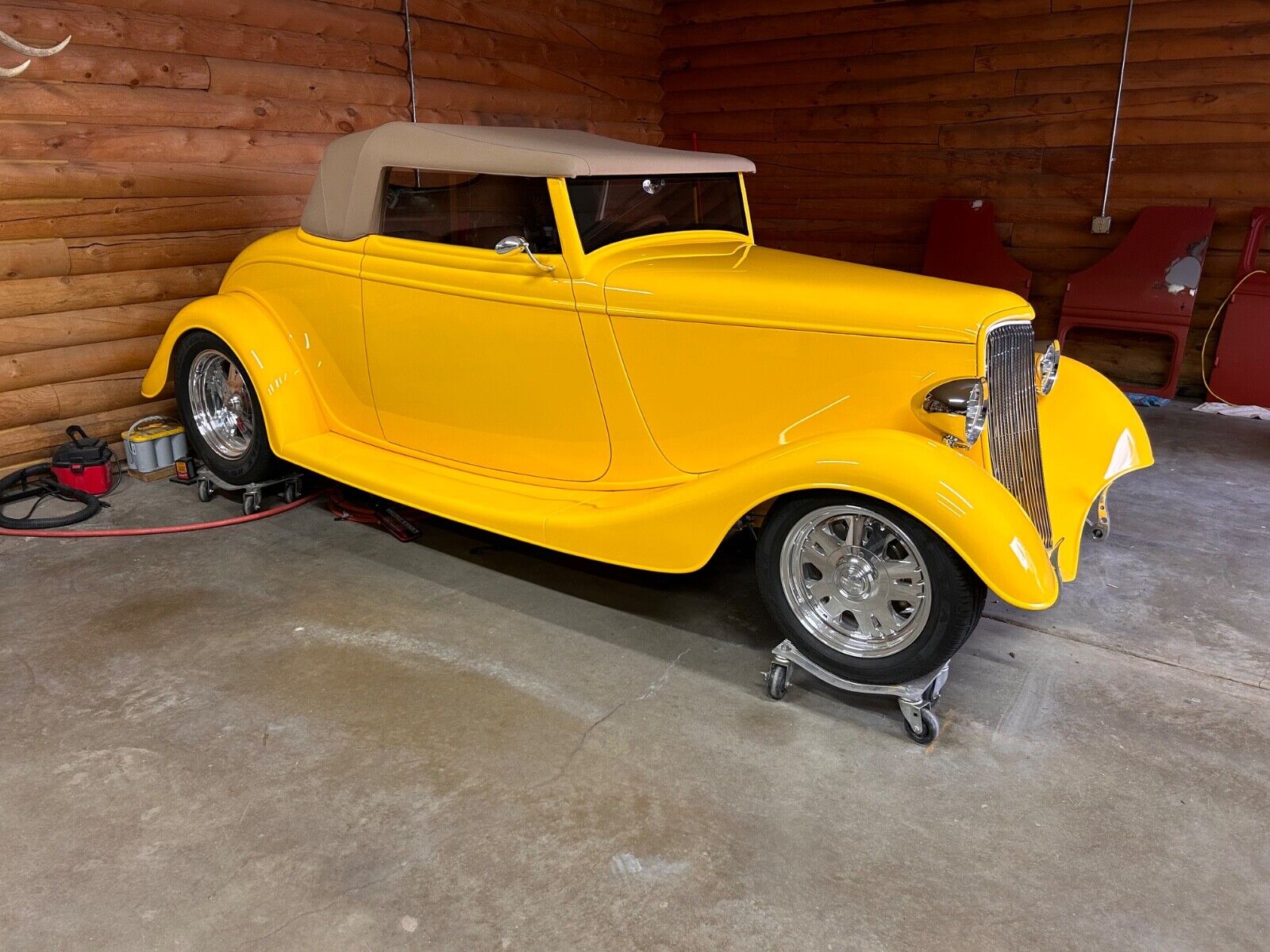 Ford-40-Cabriolet-1933-Viper-Race-Yellow-Tan-Saddle-201-3