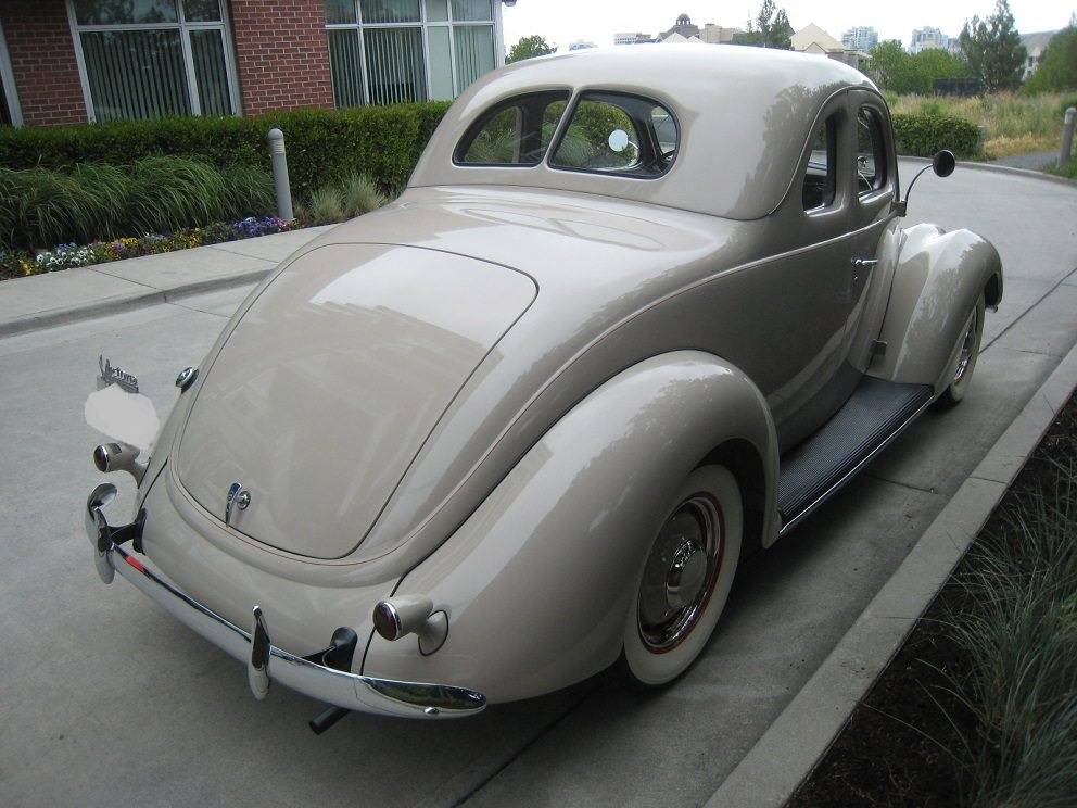 Ford-5-window-coupe-1937-2