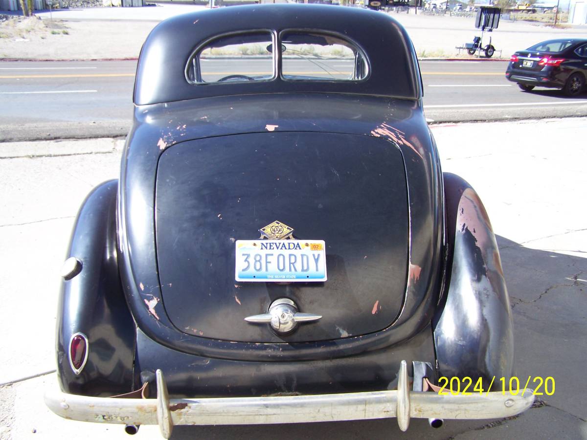 Ford-5-window-coupe-1938-3