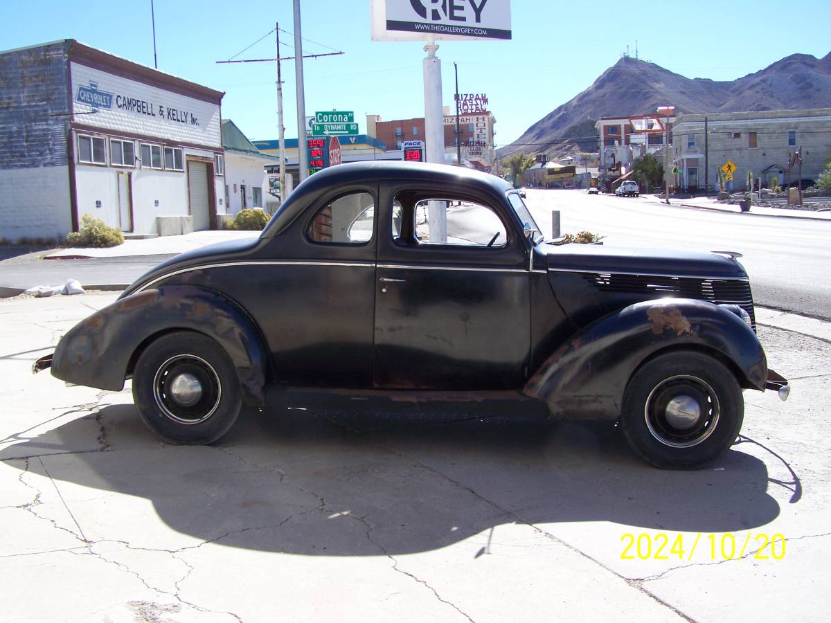 Ford-5-window-coupe-1938