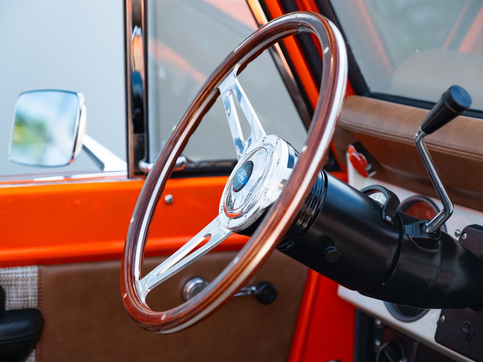 Ford-Bronco-1968-Orange-Tan-1793-14