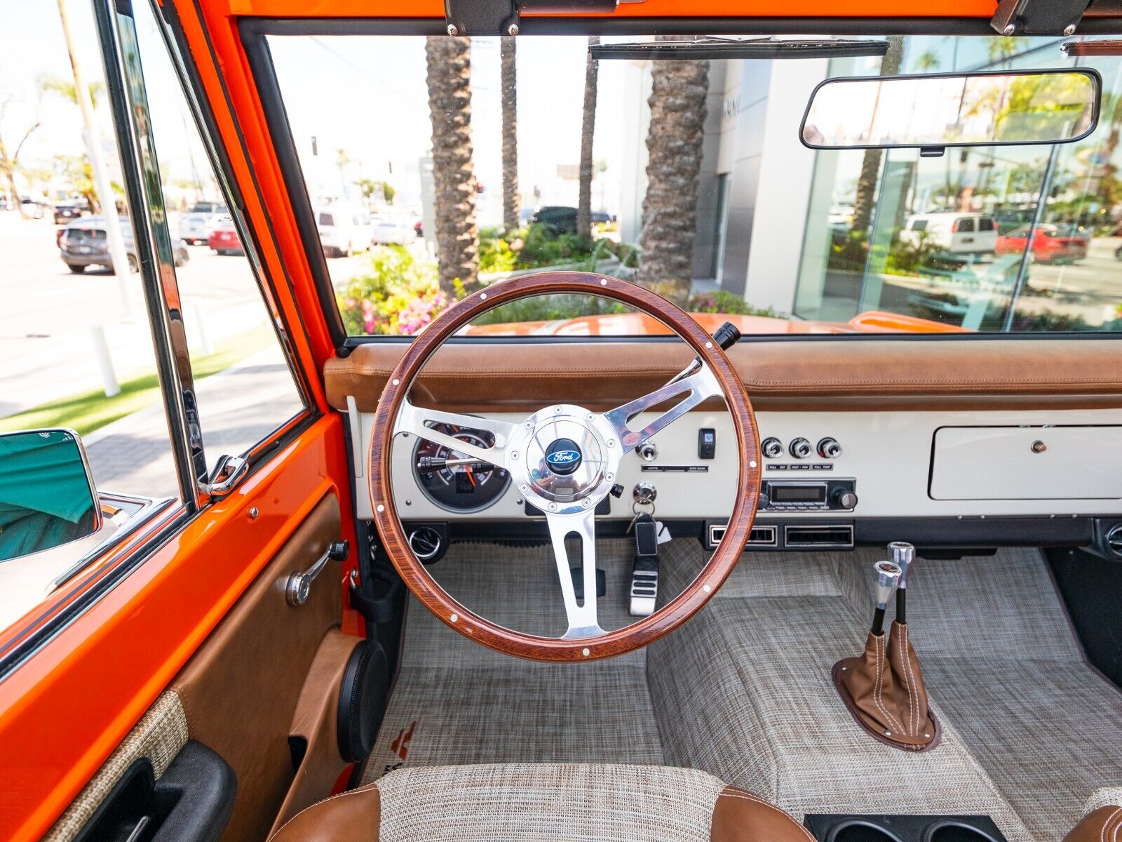 Ford-Bronco-1968-Orange-Tan-1793-18