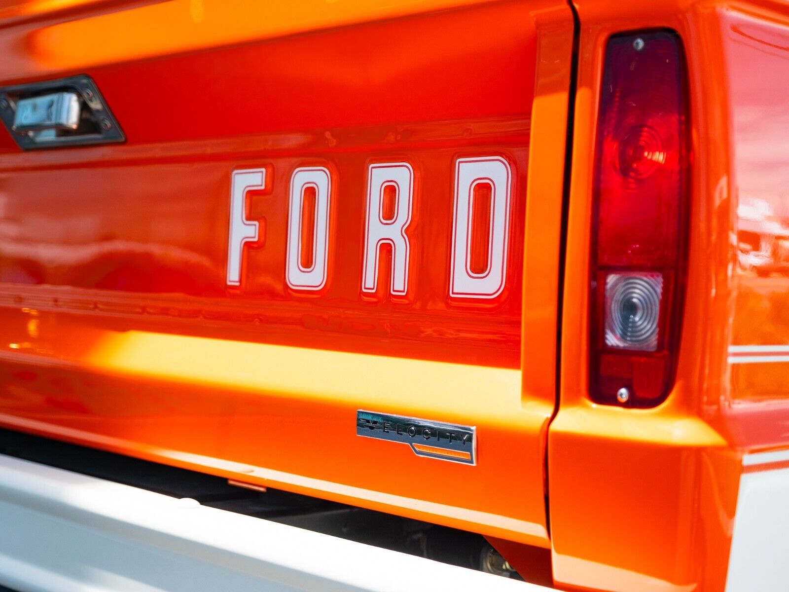 Ford-Bronco-1968-Orange-Tan-1793-2