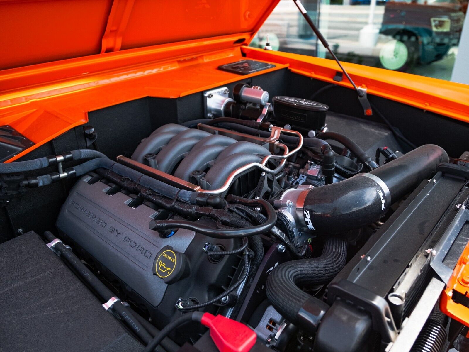 Ford-Bronco-1968-Orange-Tan-1793-33