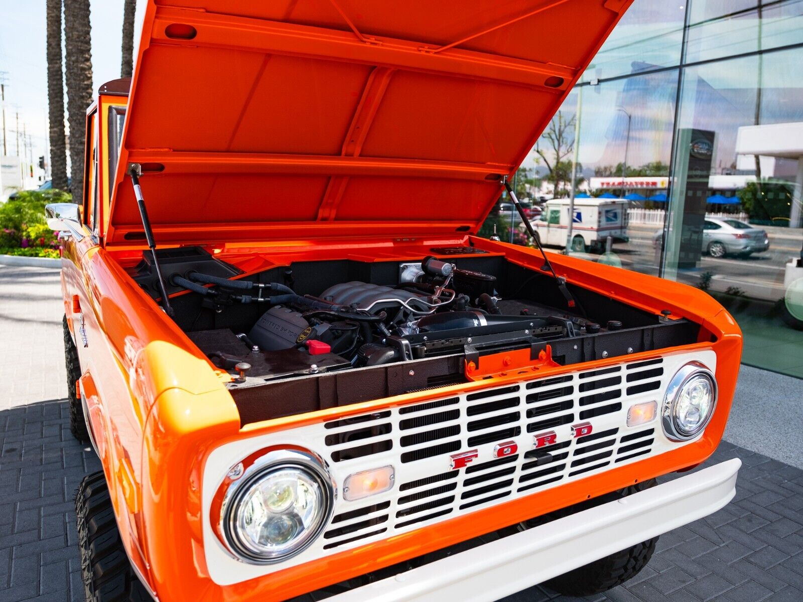 Ford-Bronco-1968-Orange-Tan-1793-5