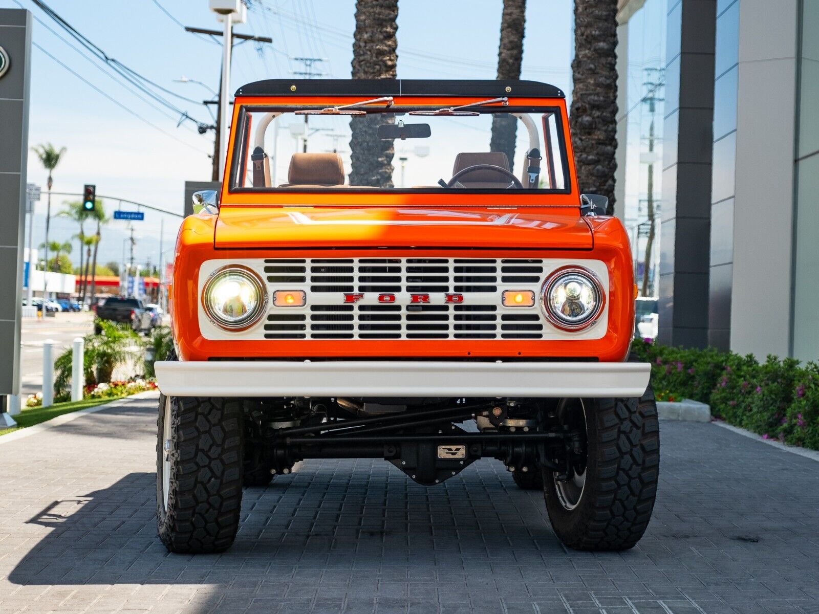 Ford-Bronco-1968-Orange-Tan-1793-7